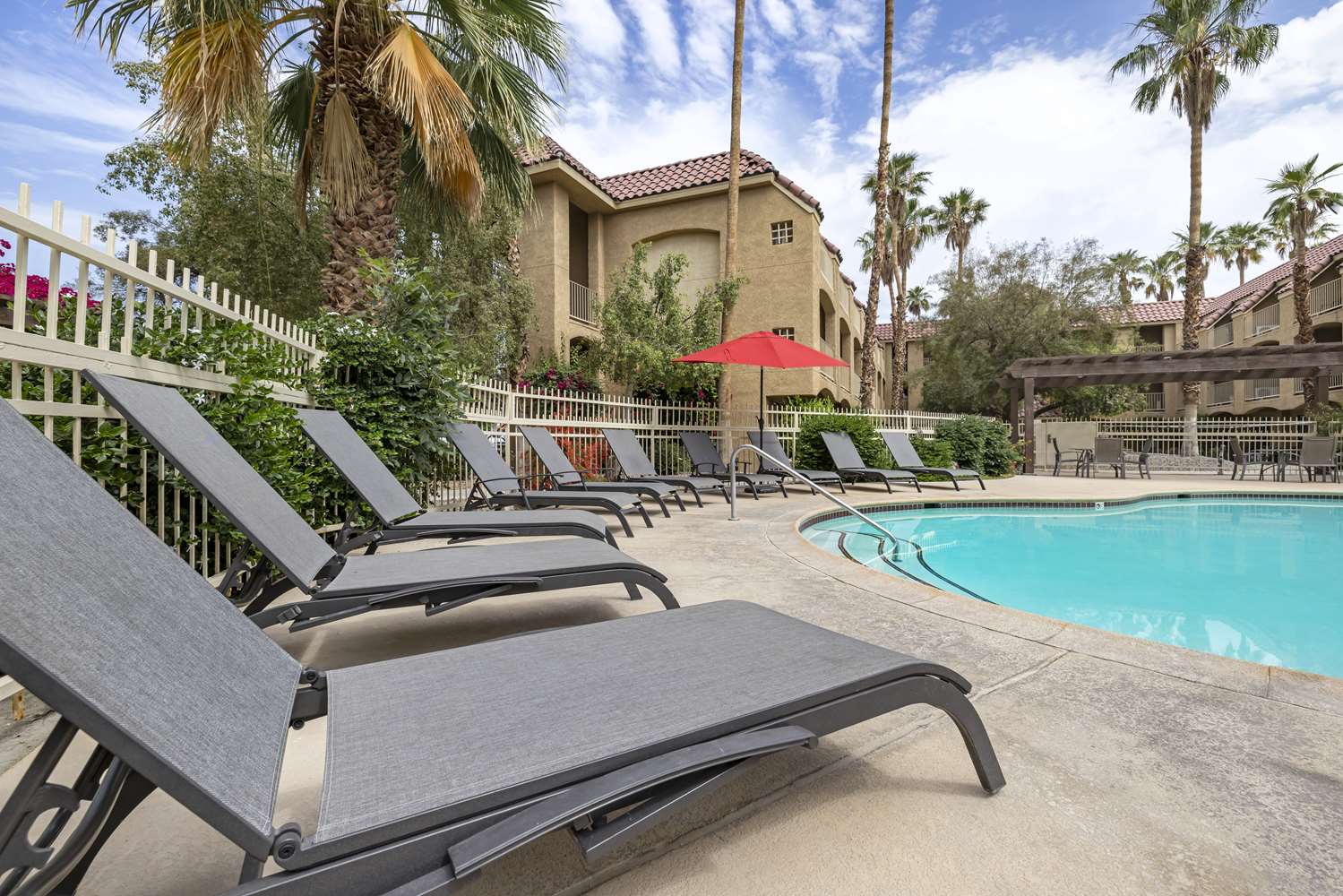 Best Western Plus Palm Desert Resort 23/43
