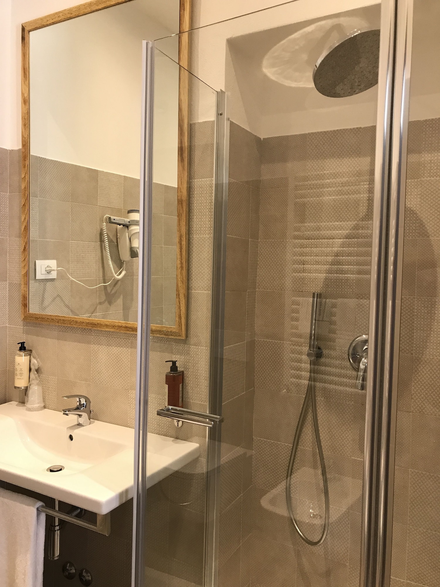 غرفة سوبيريور مزدوجة، Hotel Bernina 6/9