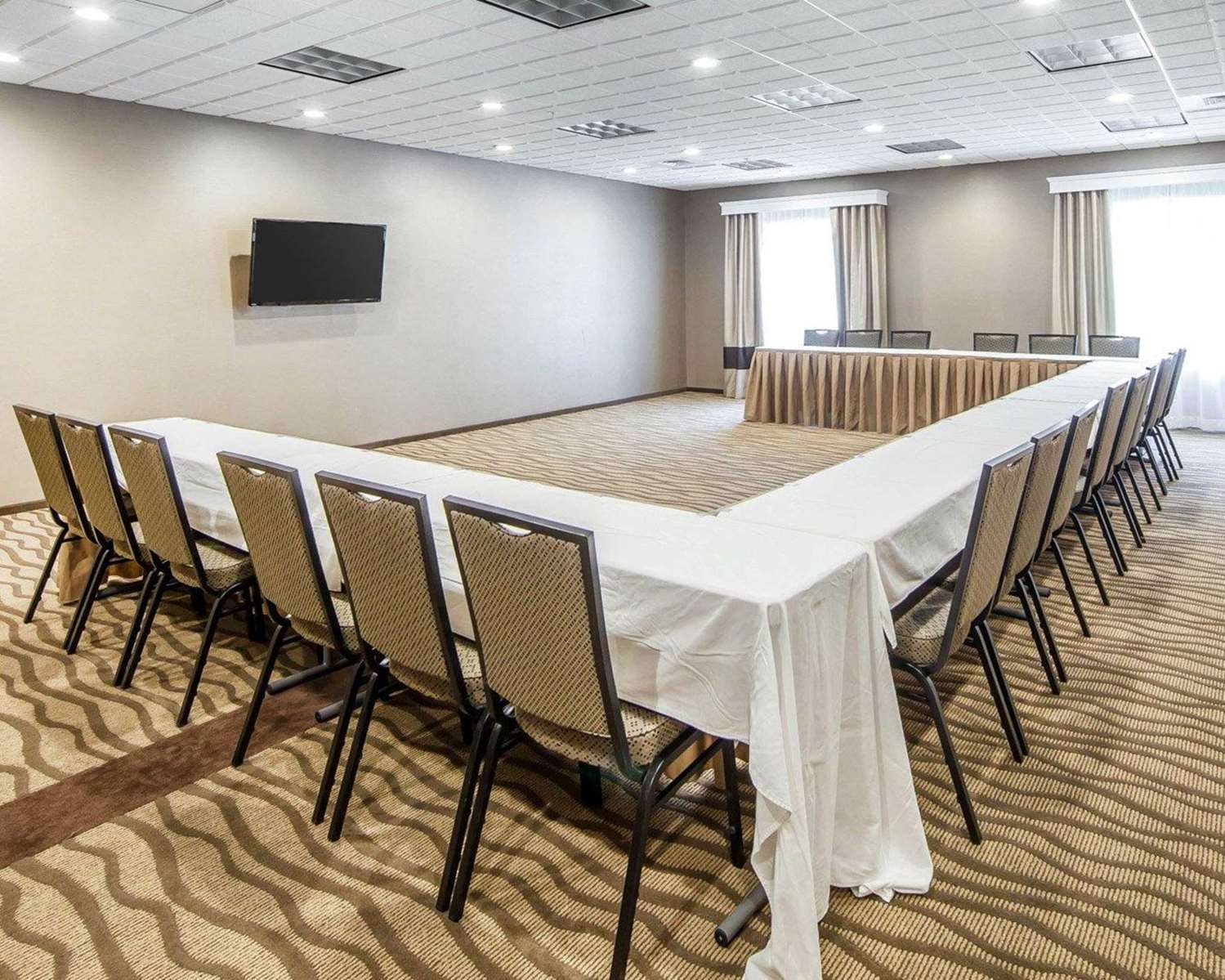 Comfort Suites Marietta Parkersburg 43/49