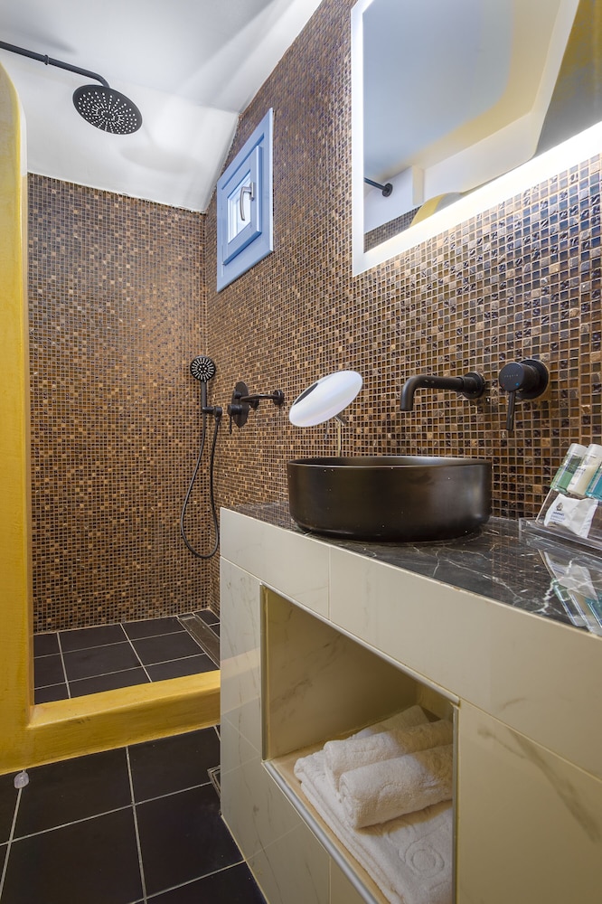 Sole doro Luxury Suites Santorini 48/50