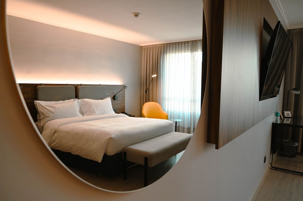 Superior, King Bed, Executive Level