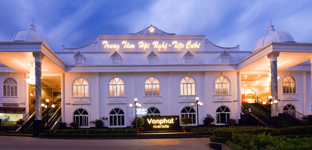 Van Phat Riverside Hotel 7/78