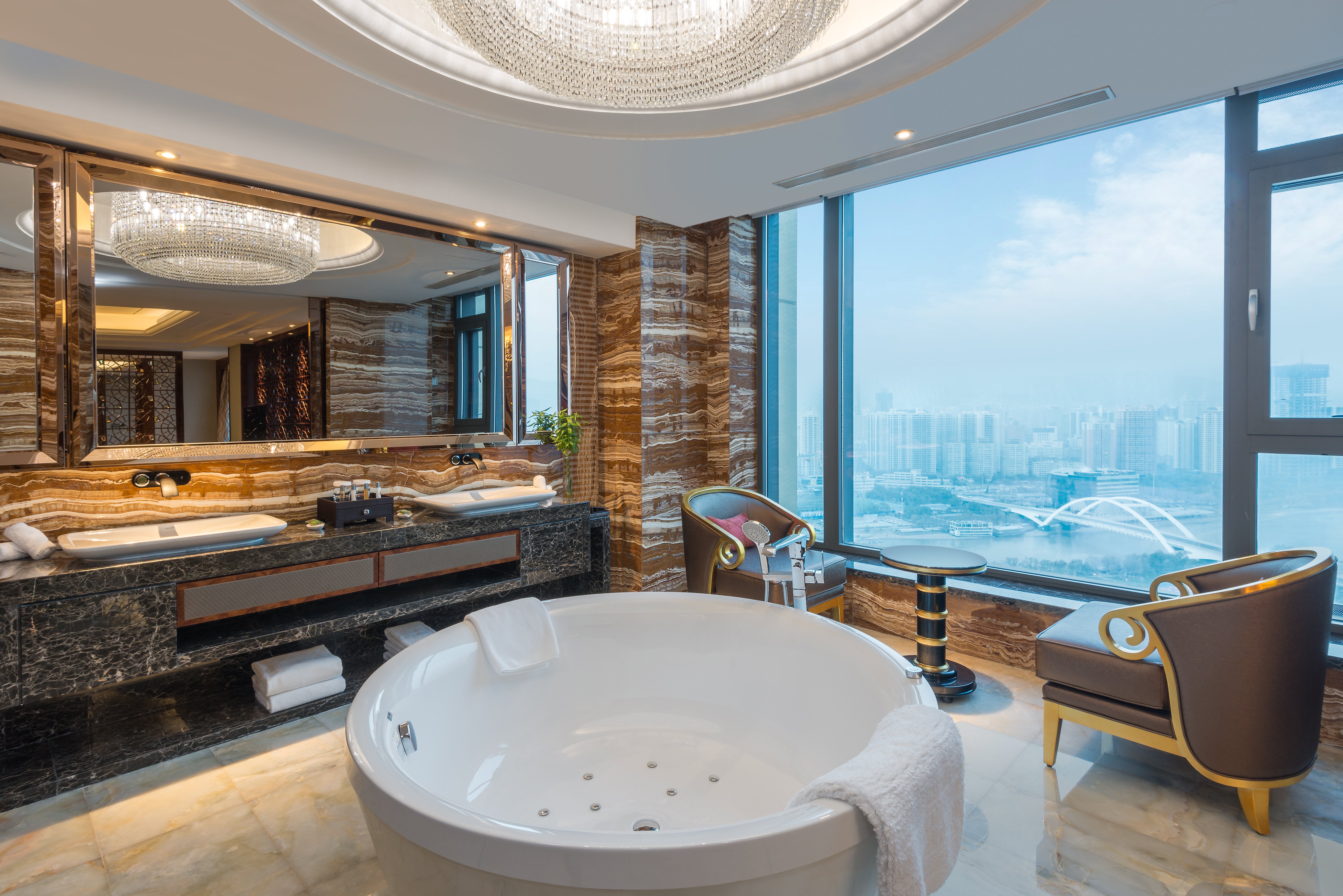 Crowne Plaza LANZHOU 49/50
