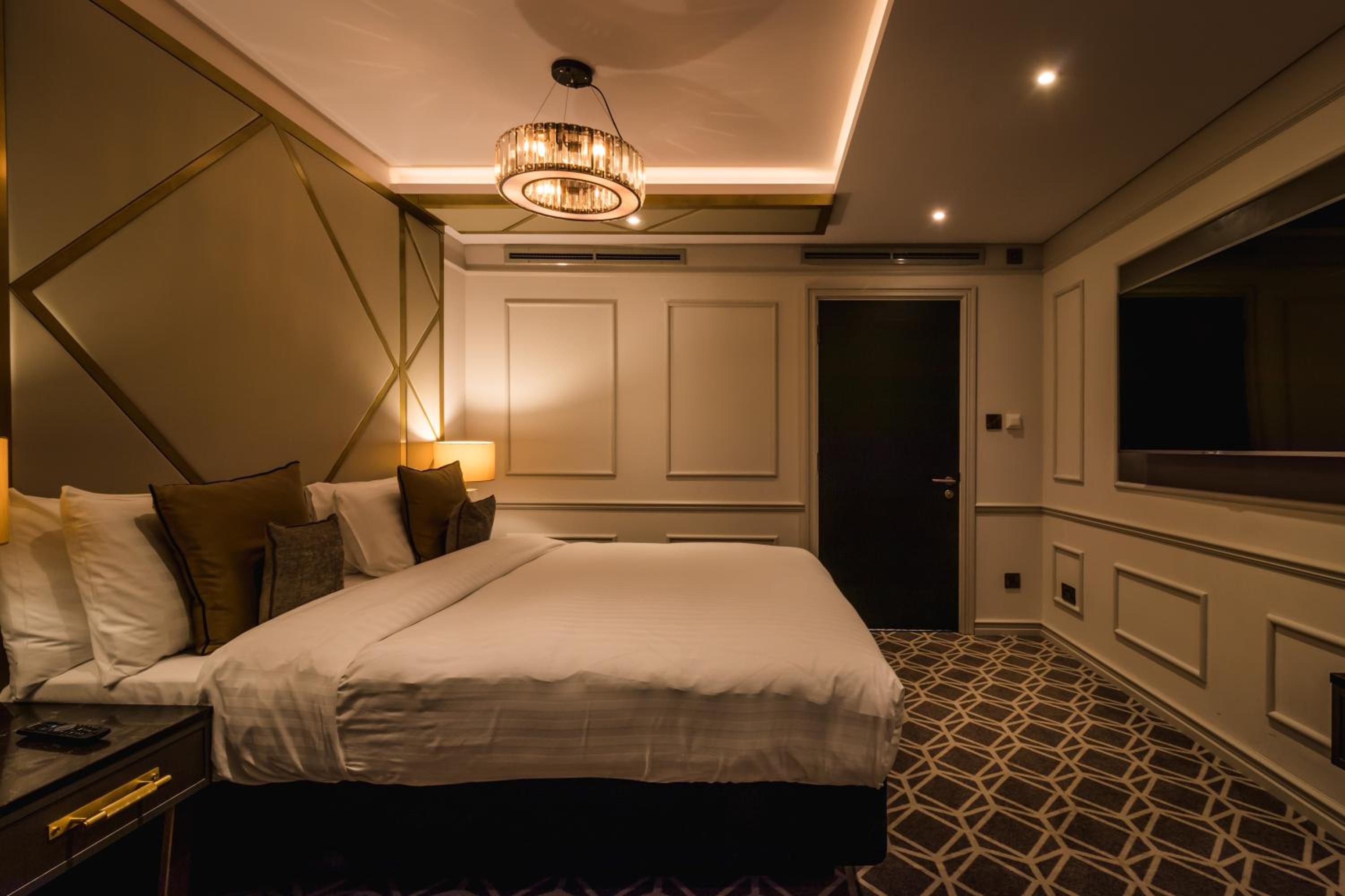Chic, Suite, King Bed