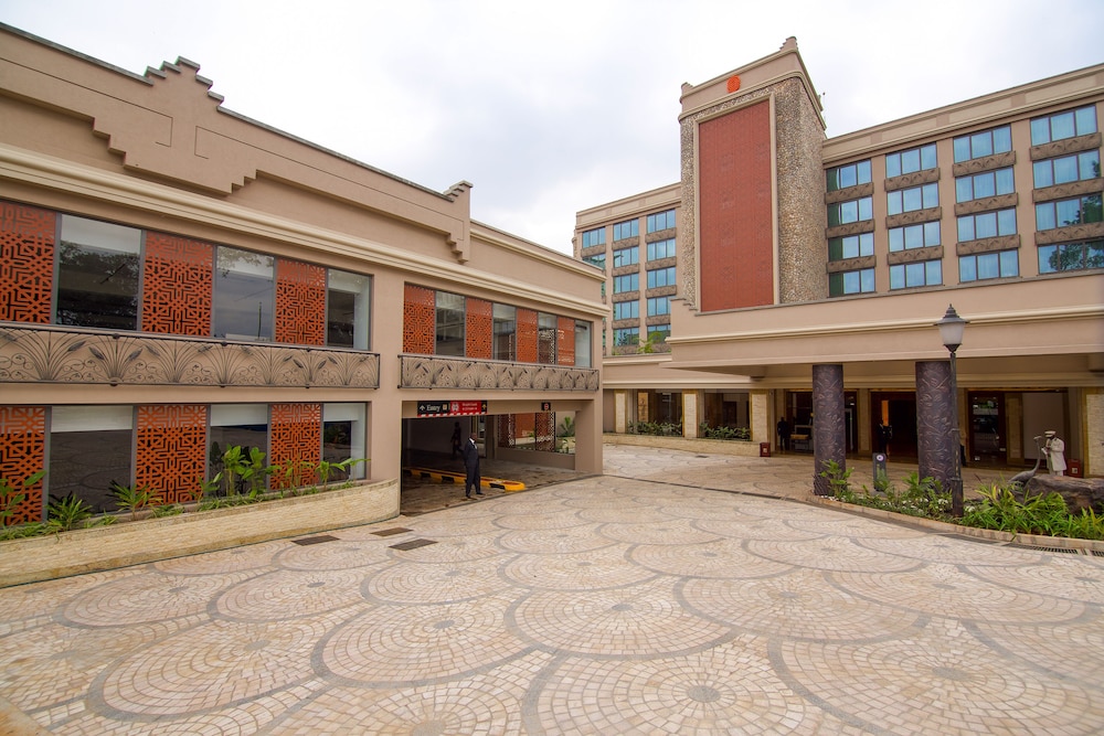 Nairobi Serena Hotel 74/82