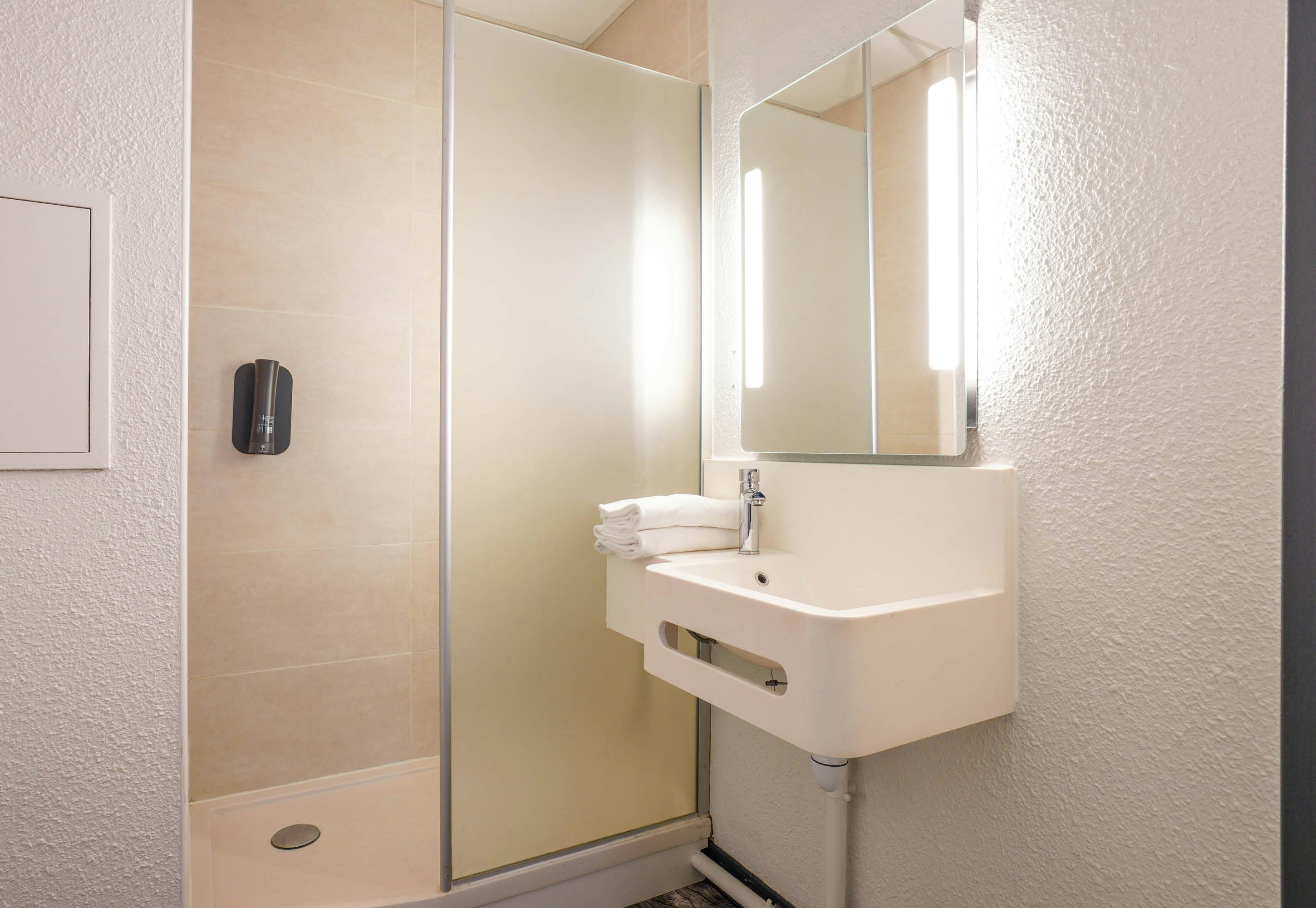 B&B HOTEL Paris Chatillon 32/32