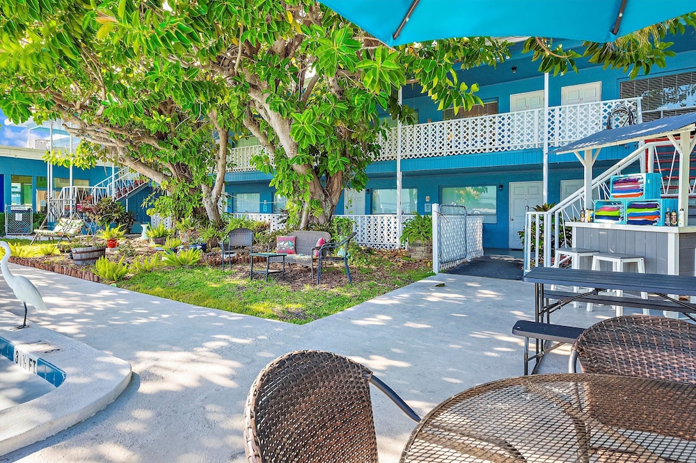 Malibu Resort Motel 30/50
