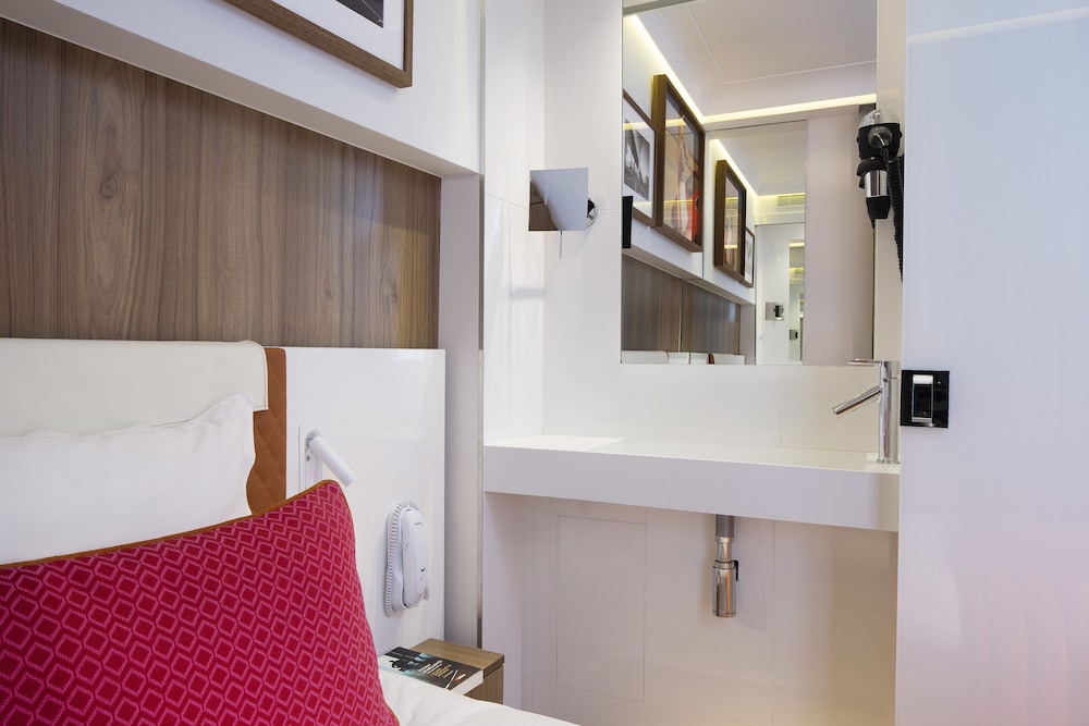 Hotel Eiffel Turenne 31/54