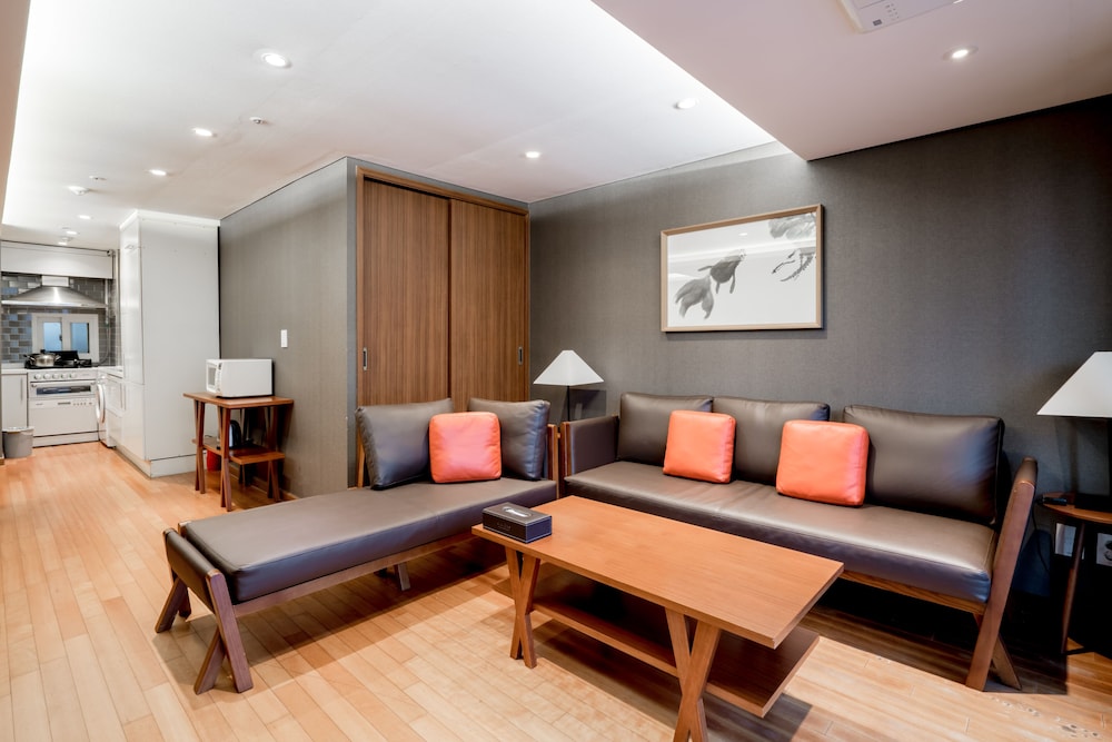 Oriens Hotel Residences 43/58