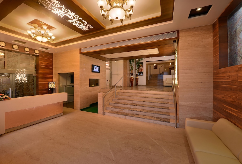 Lobby at Dwarikadish Lords Eco Inn Dwarika, DWARKA