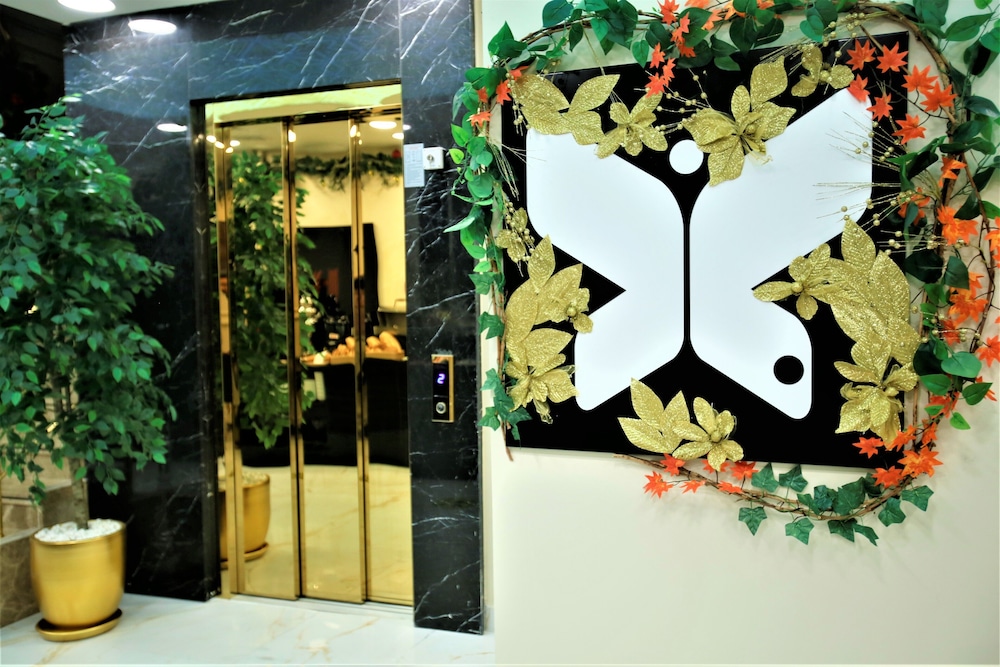 Omma Hotel 10/40