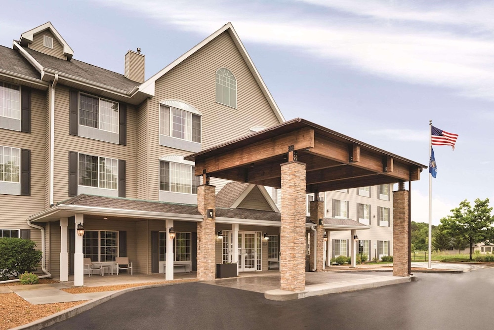 Country Inn Suites By Radisson West Bend Wi 5/58