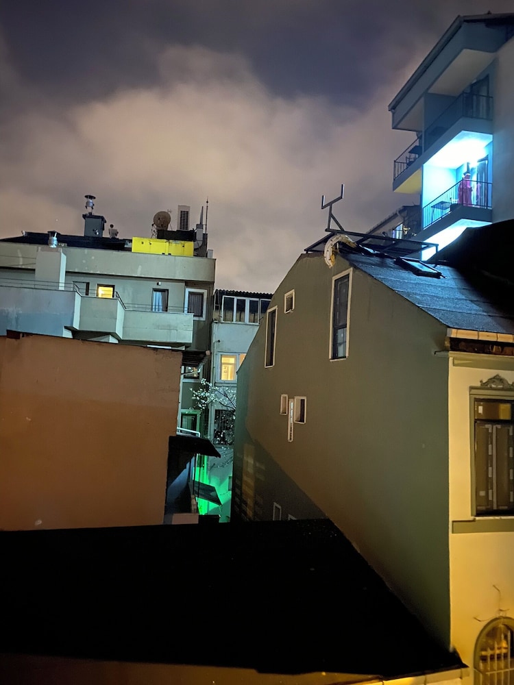 Istanbul Hub Flats 4/50