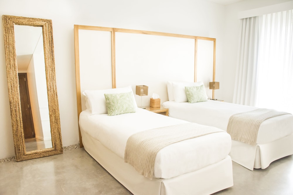SUPERIOR, TWIN BEDS
