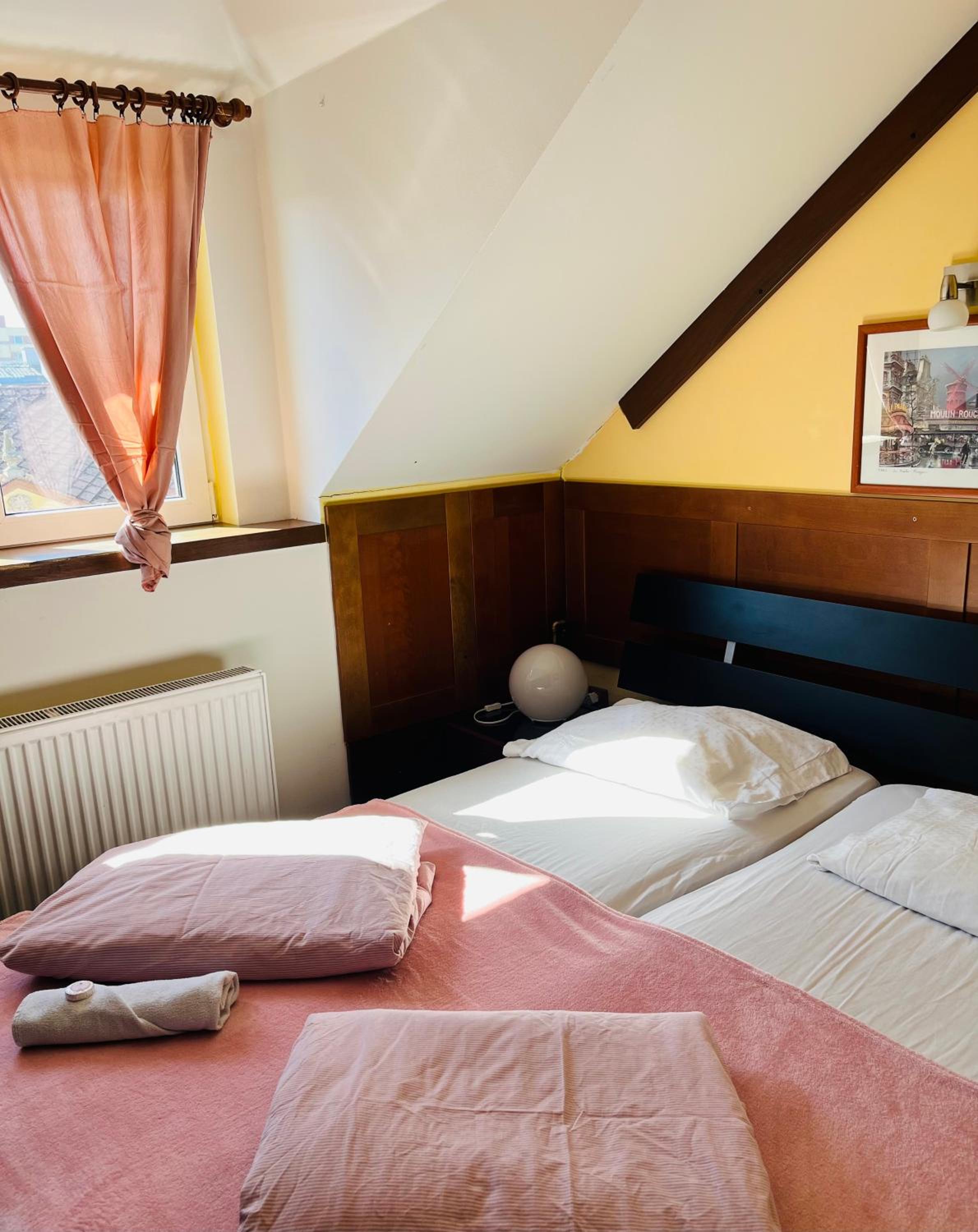 Hotel Clochard 18/56
