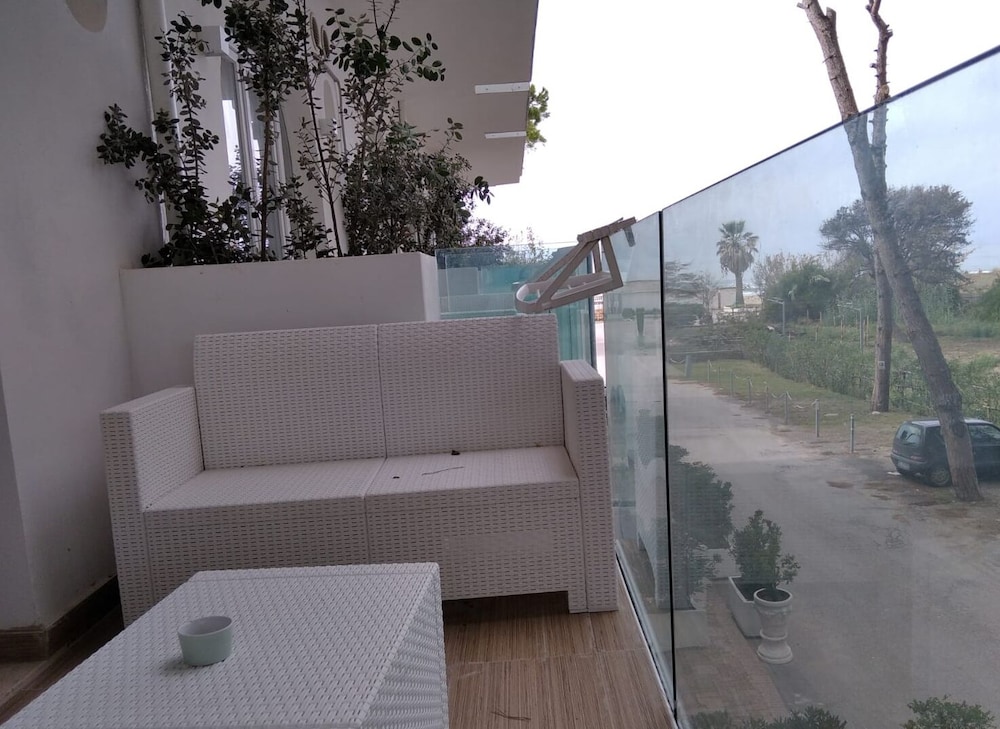 Hotel Artemide Mare 18/40