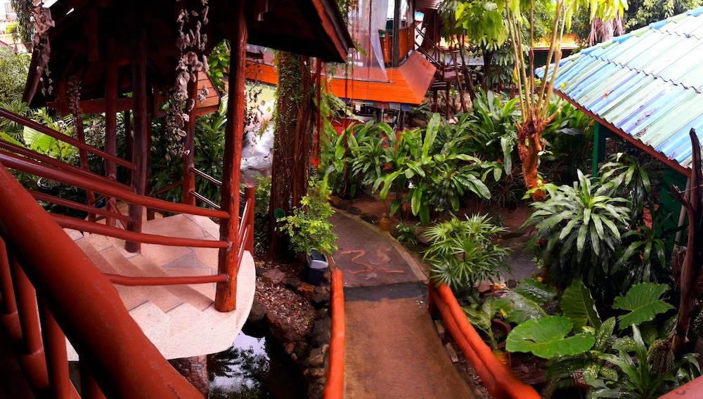 Shanti Lodge Phuket 7/58