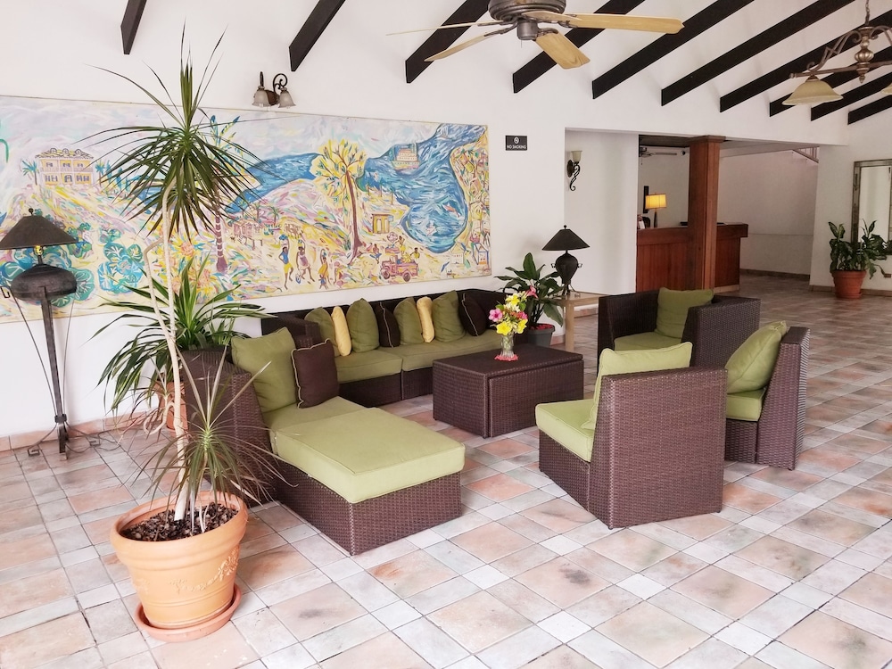 Allamanda Beach Resort 26/47