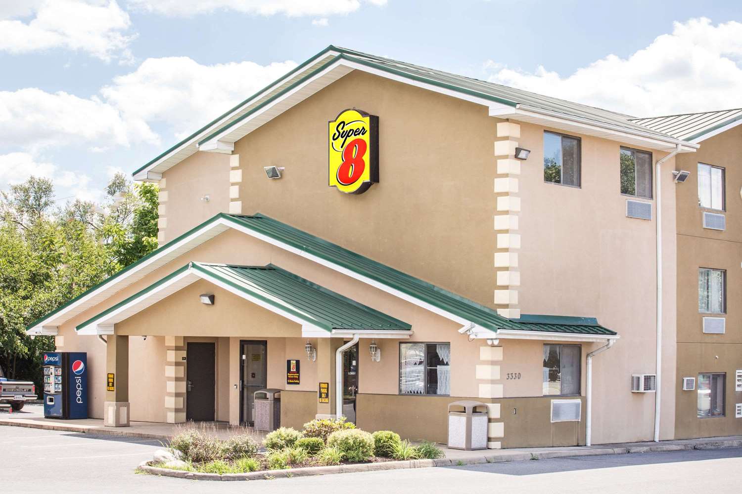 Super 8 By Wyndham Harrisonburg 2/18