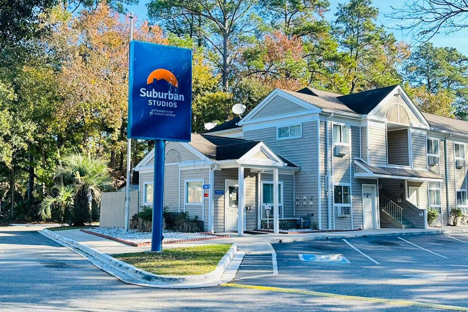 Suburban Studios Abercorn 12/12