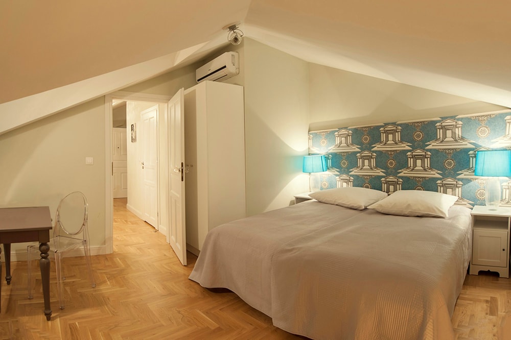 FAMILY, PENTHOUSE, KITCHENETTE