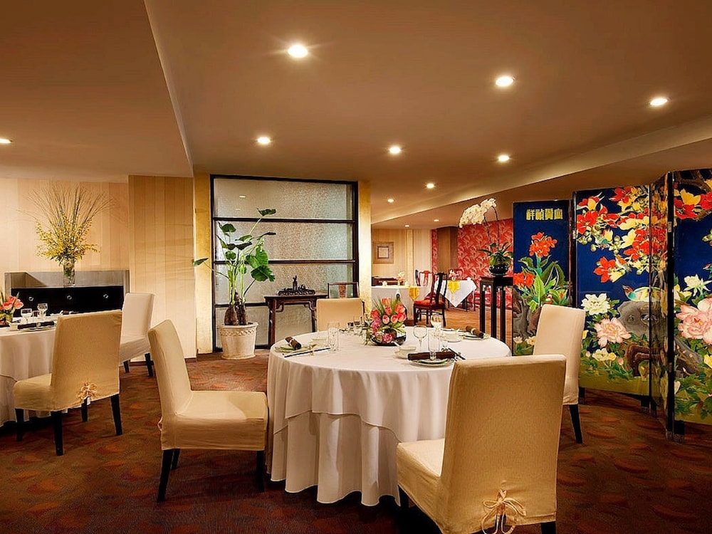 Sunworld Dynasty Hotel 33/45