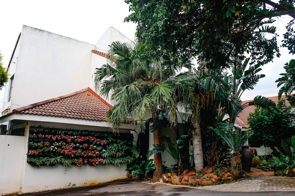 La Dolce Vita Guest House 3/50