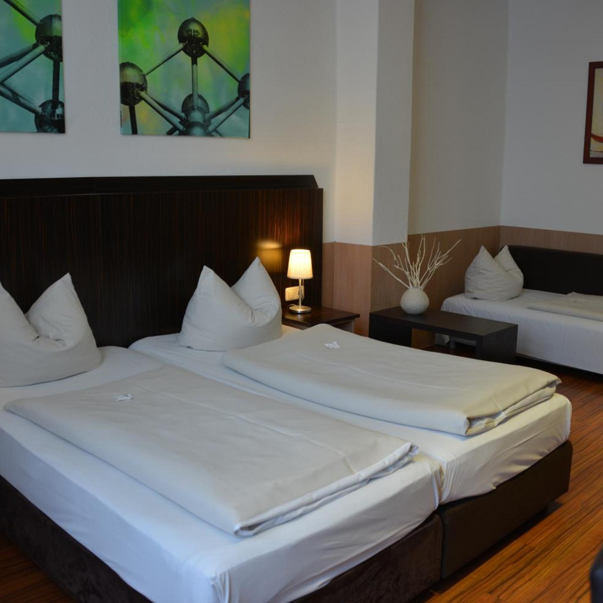 غرفة ثلاثية، Arthotel Munich 3/10