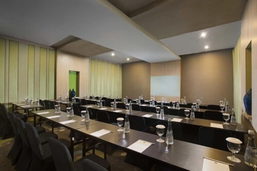 Swiss-Belcourt Bogor (Ex. Horison Bogor Icon Hotel and Convention) 52/58