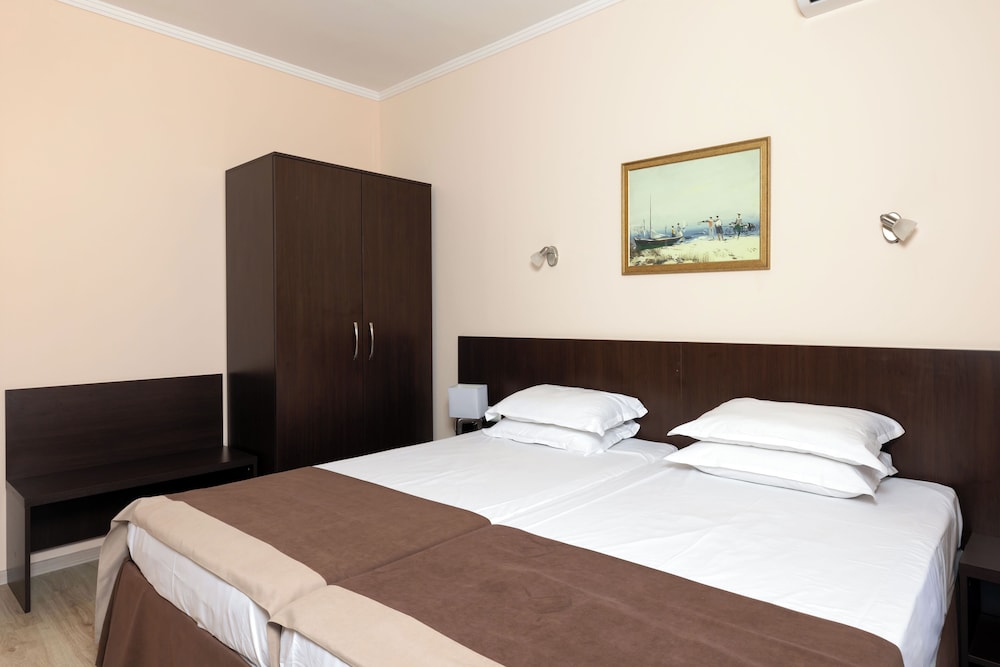 Roma Palace Deluxe 15/50