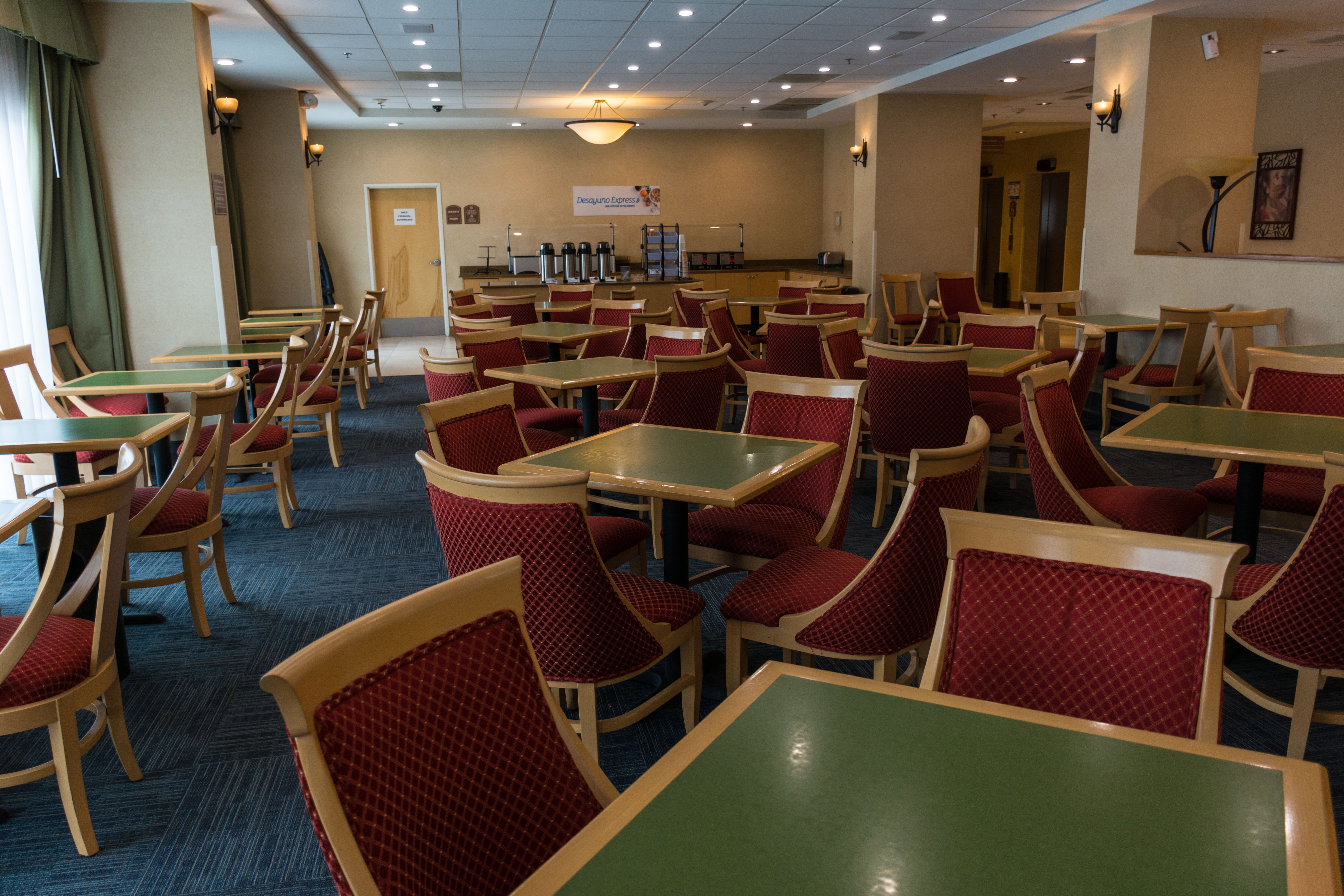 Holiday Inn Express Saltillo Zona Aeropuerto 32/40
