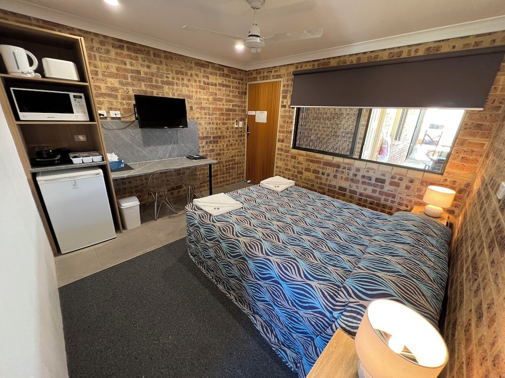 Golden Beach Motor Inn 27/45