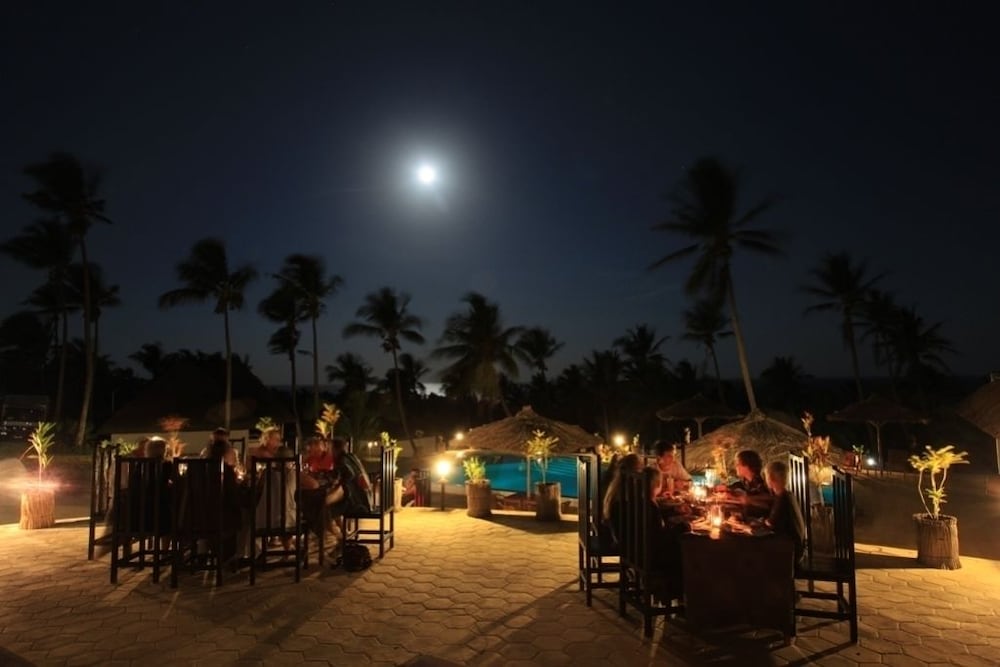 Blue Moon Beach Holiday Resort 14/32