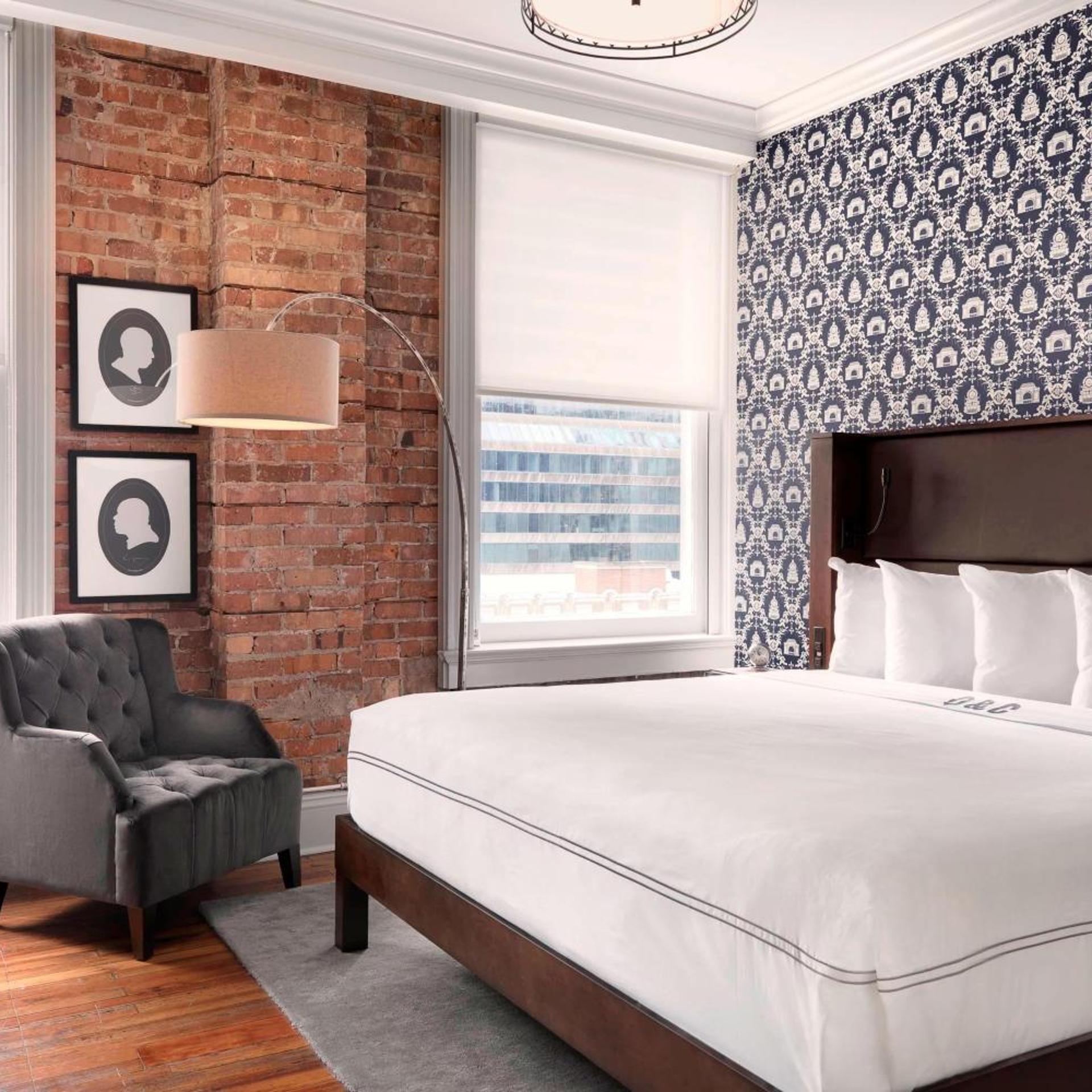 Room, King Bed, Skyline View, High Floor, Accessible