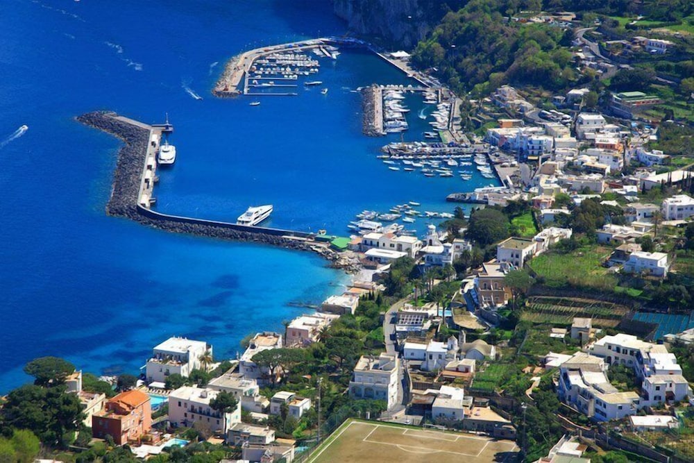 Hotel Syrene Capri 58/69