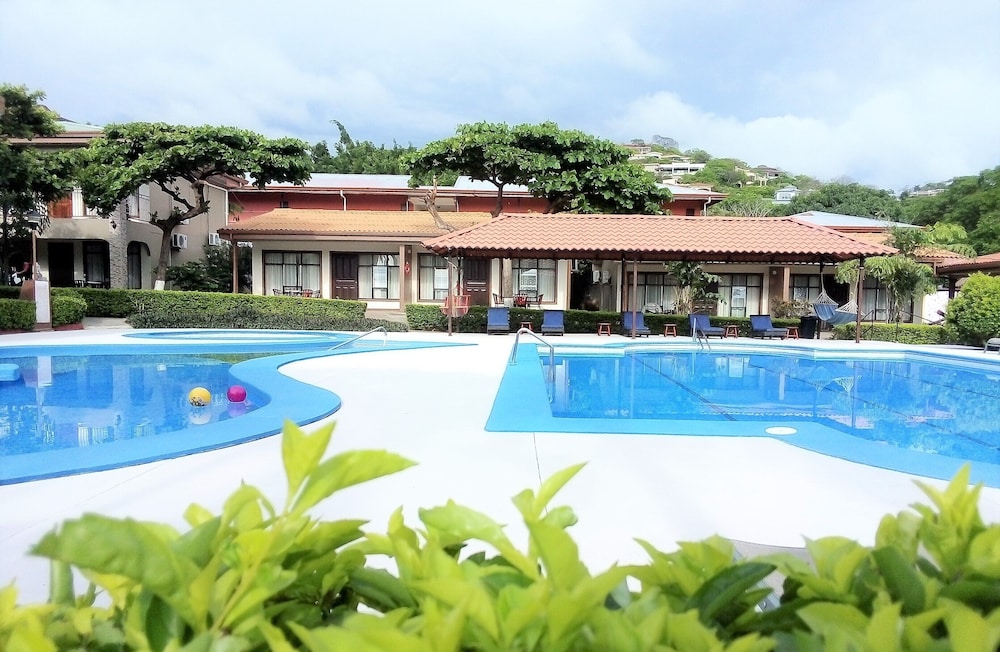 Hotel And Villas Huetares 2/50