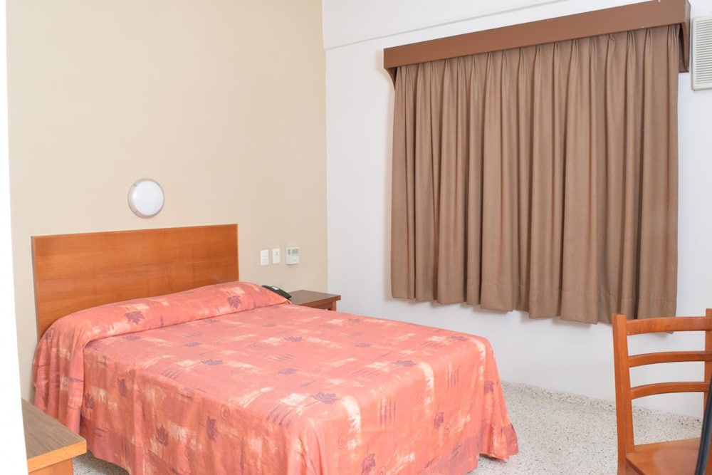 Hotel Delfines 20/65