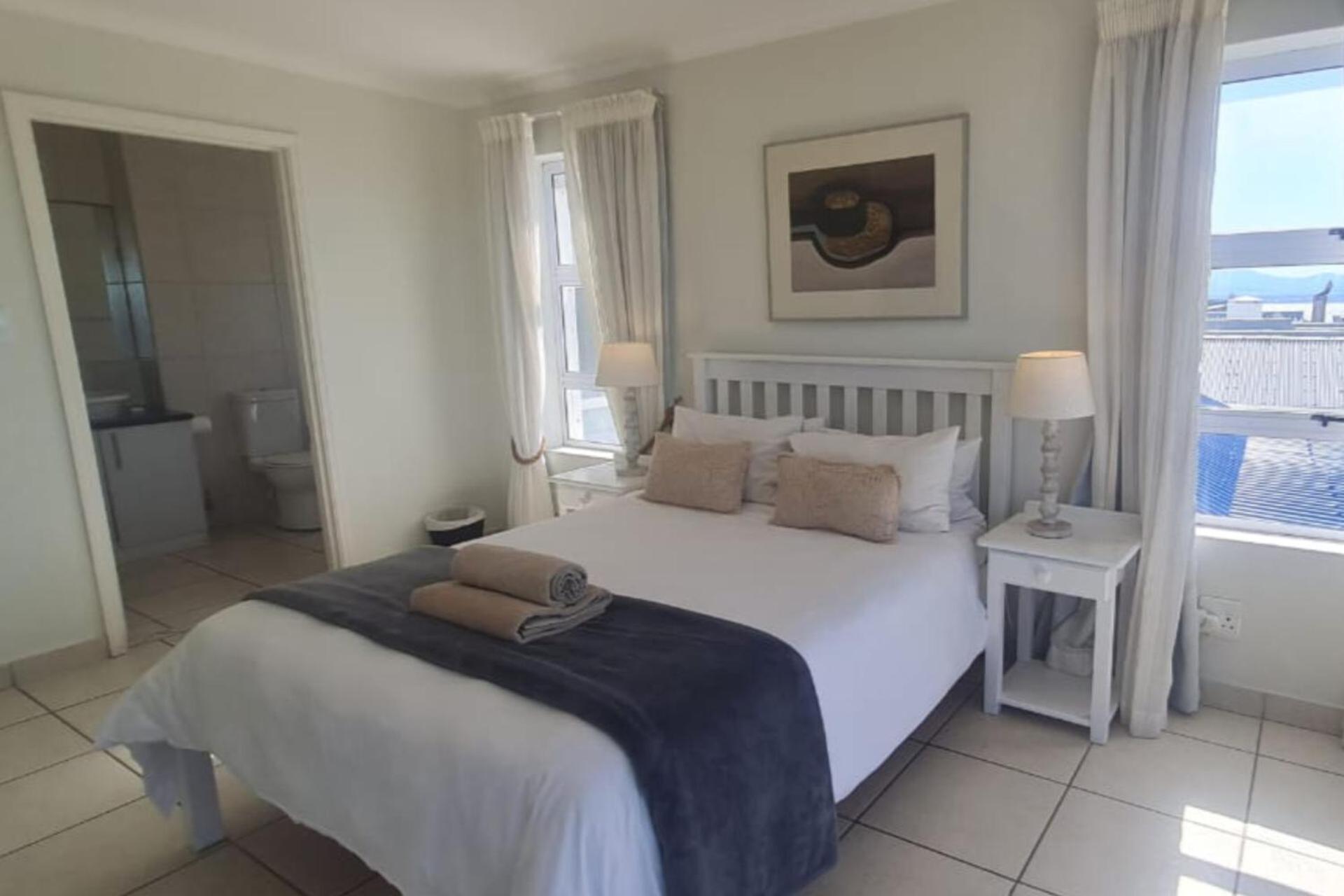 Point Village Hotel 17/76