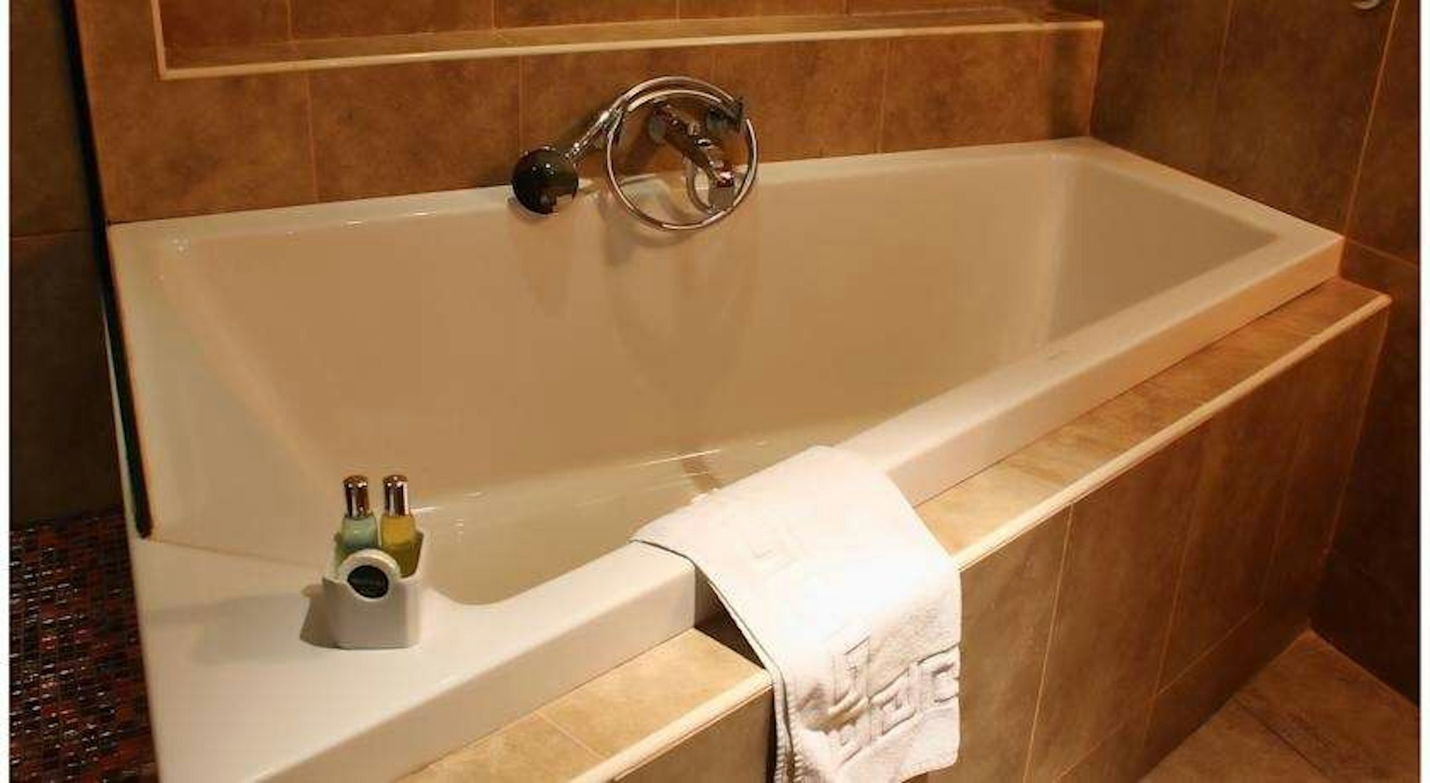 Blanco's Hotel 15/16