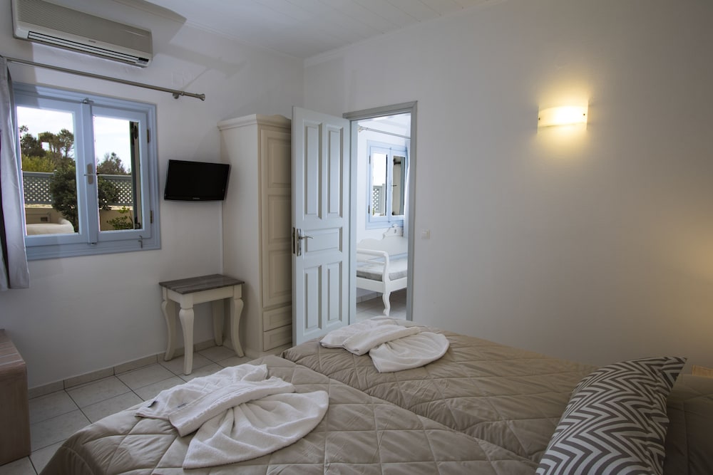 Erato Apartments Santorini 57/75