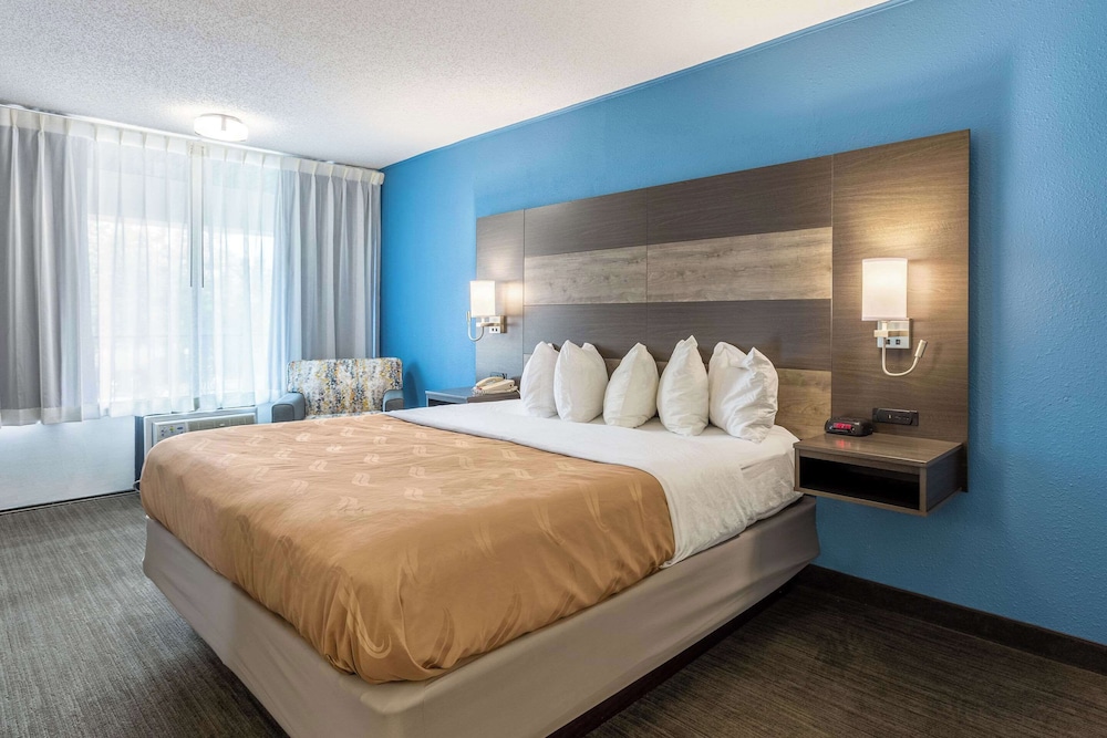 BUSINESS, KING BED