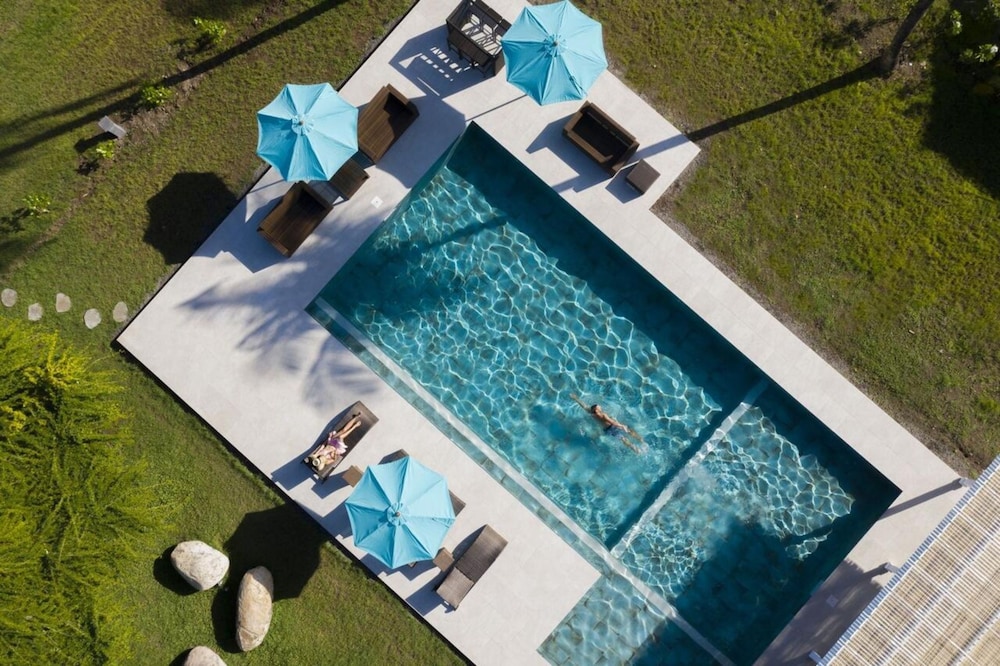 Raiatea Lodge Hotel 37/43