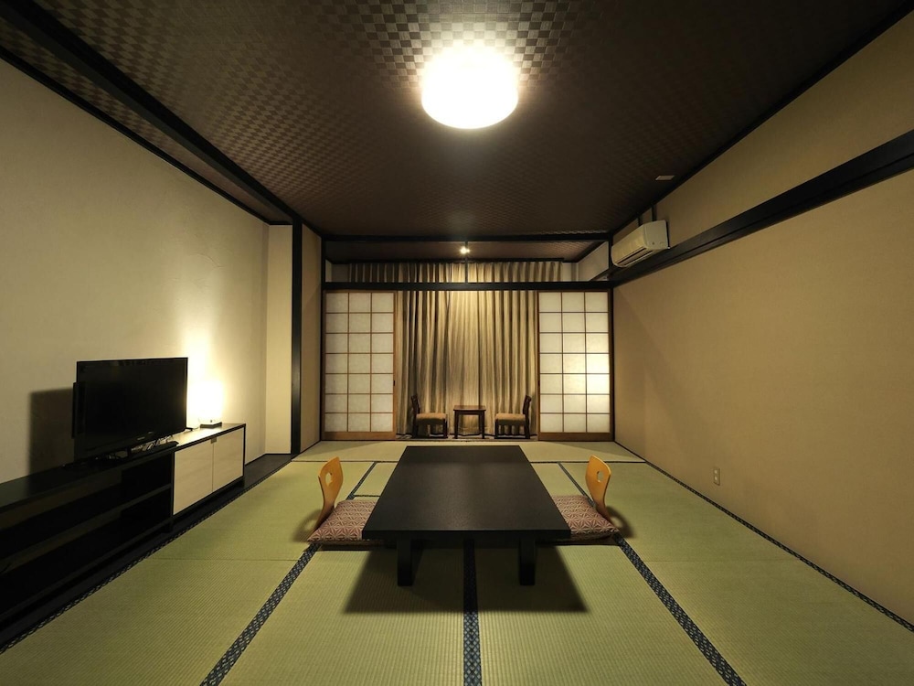 Tokiwa Hotel 24/34