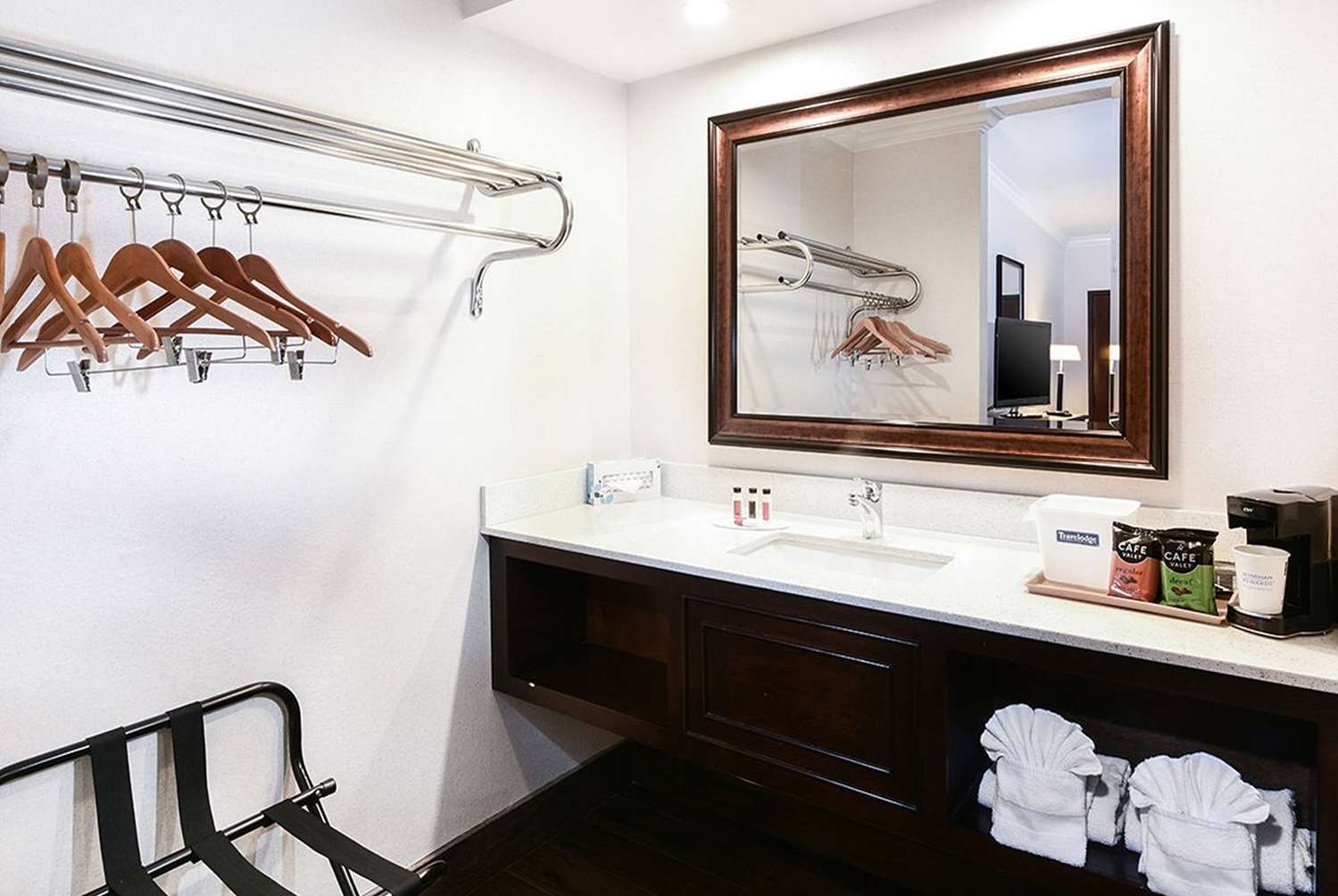 Travelodge By Wyndham Commerce Los Angeles Area 15/16