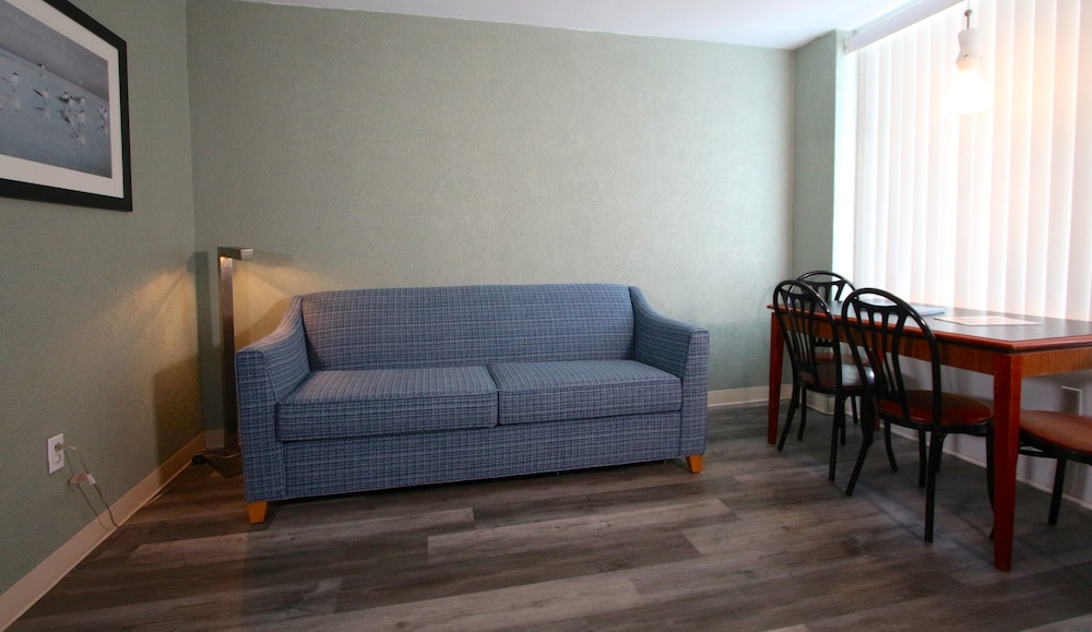 Crusader Oceanfront Resort and Restaurant 32/41