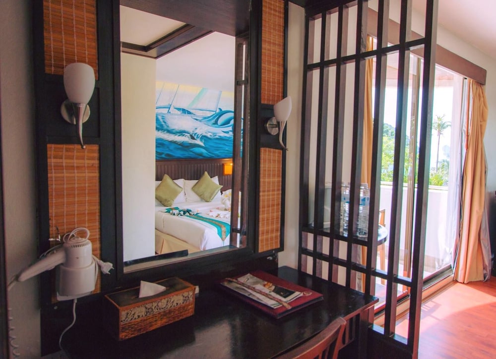 Phi Phi Island Cabana Hotel 57/69