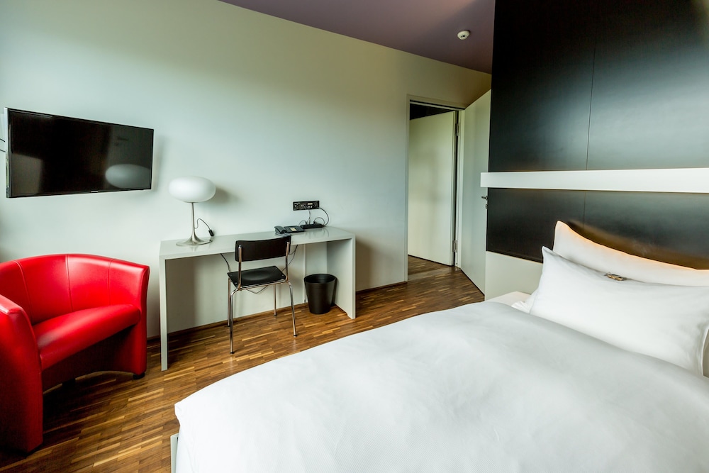 DASBREITEHOTEL 8/56