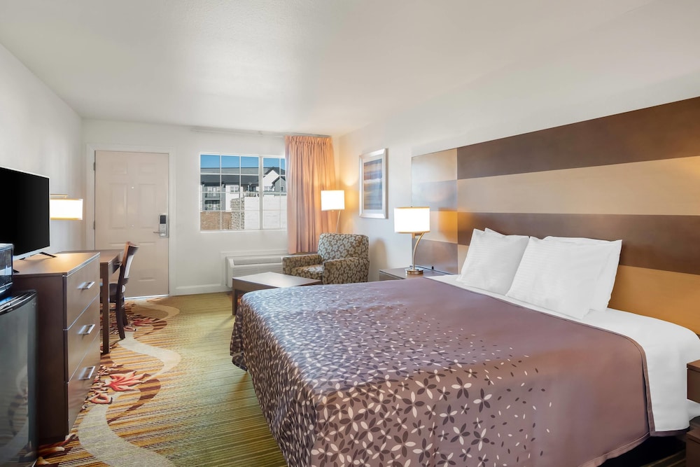 Rodeway Inn Garland Harbor Point 6/37