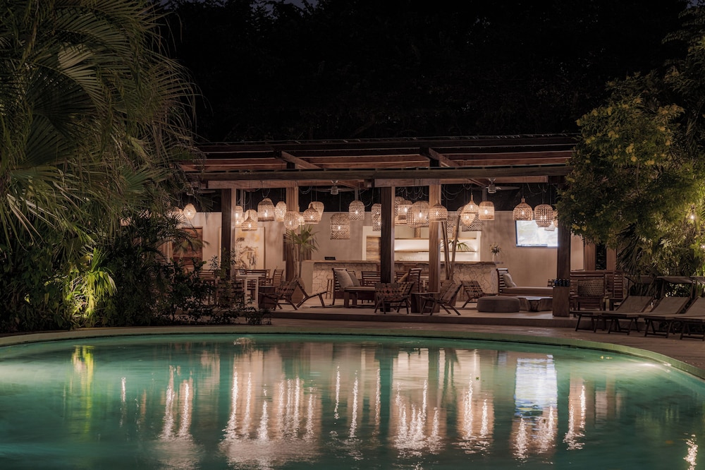 Cala Luna Boutique Hotel and Villas 6/86