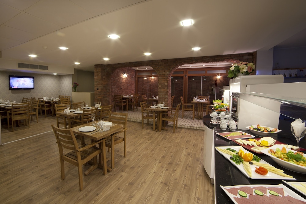 Walk In Hotel 35/44